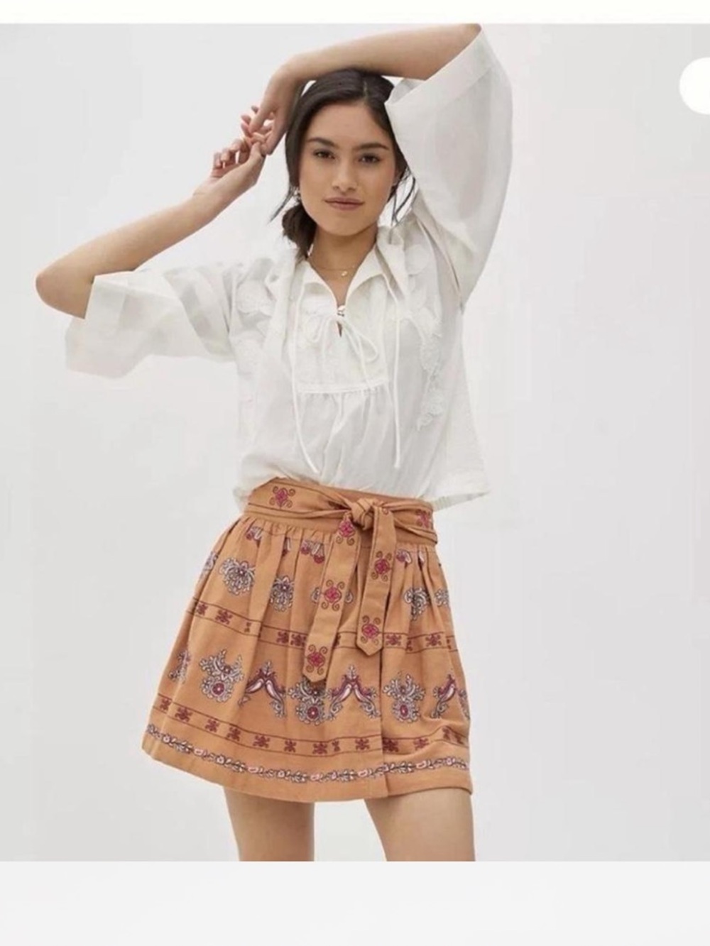 Anthropologie Womens Meghan
Tan Pink Floral Embroidered Mini
Skirt Size 2